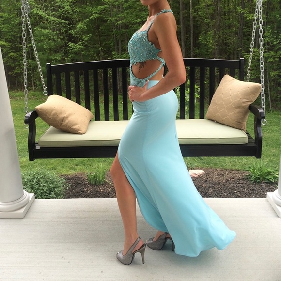 #prom #promdress #bestdressed - Picture 2 of 5